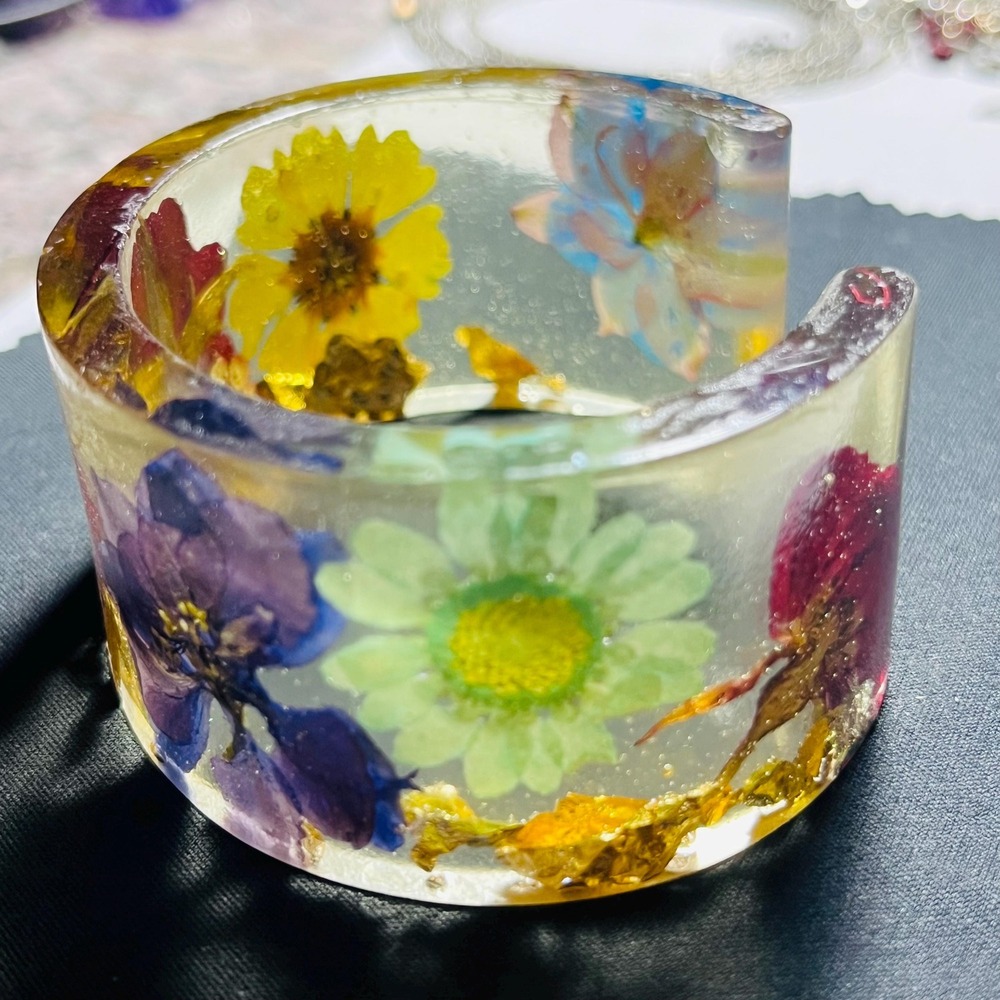 Vintage floral resin cuff bracelet boho hippie 90s bangle fairycore artsy